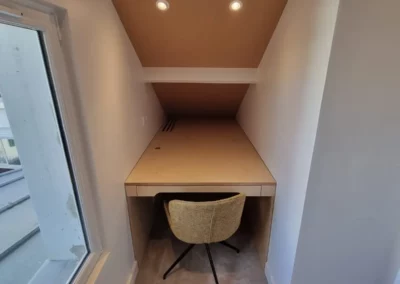 Coin bureau sous escalier